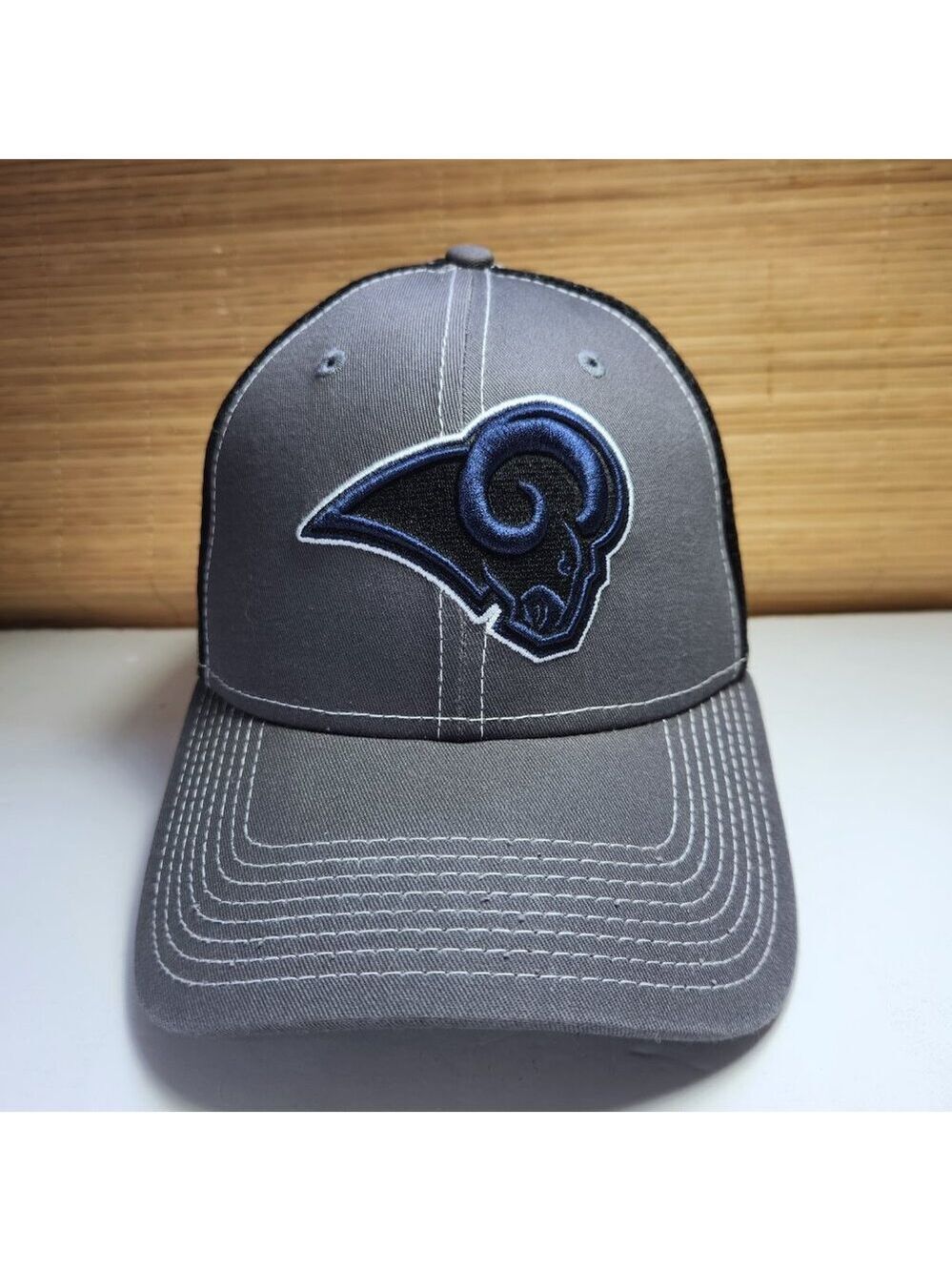 Los Angeles Rams Cap Hat NFL New Era On Stage 39THIRTY Size Medium - Large